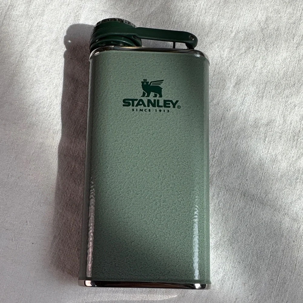 Stanley Classic Green Flask - Picture 7 of 13